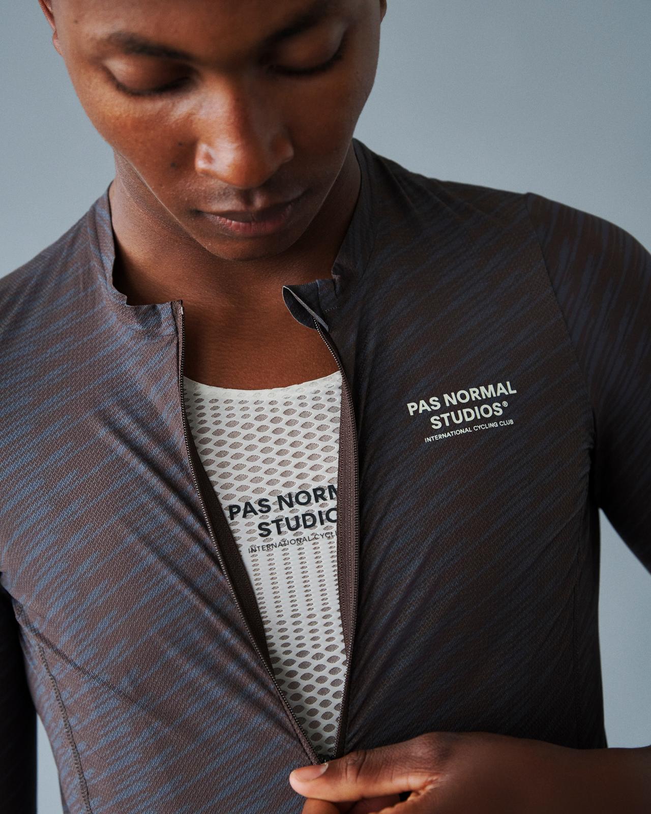 Pas Normal Studios Men's Solitude Jersey - Dark Navy / Light Brown