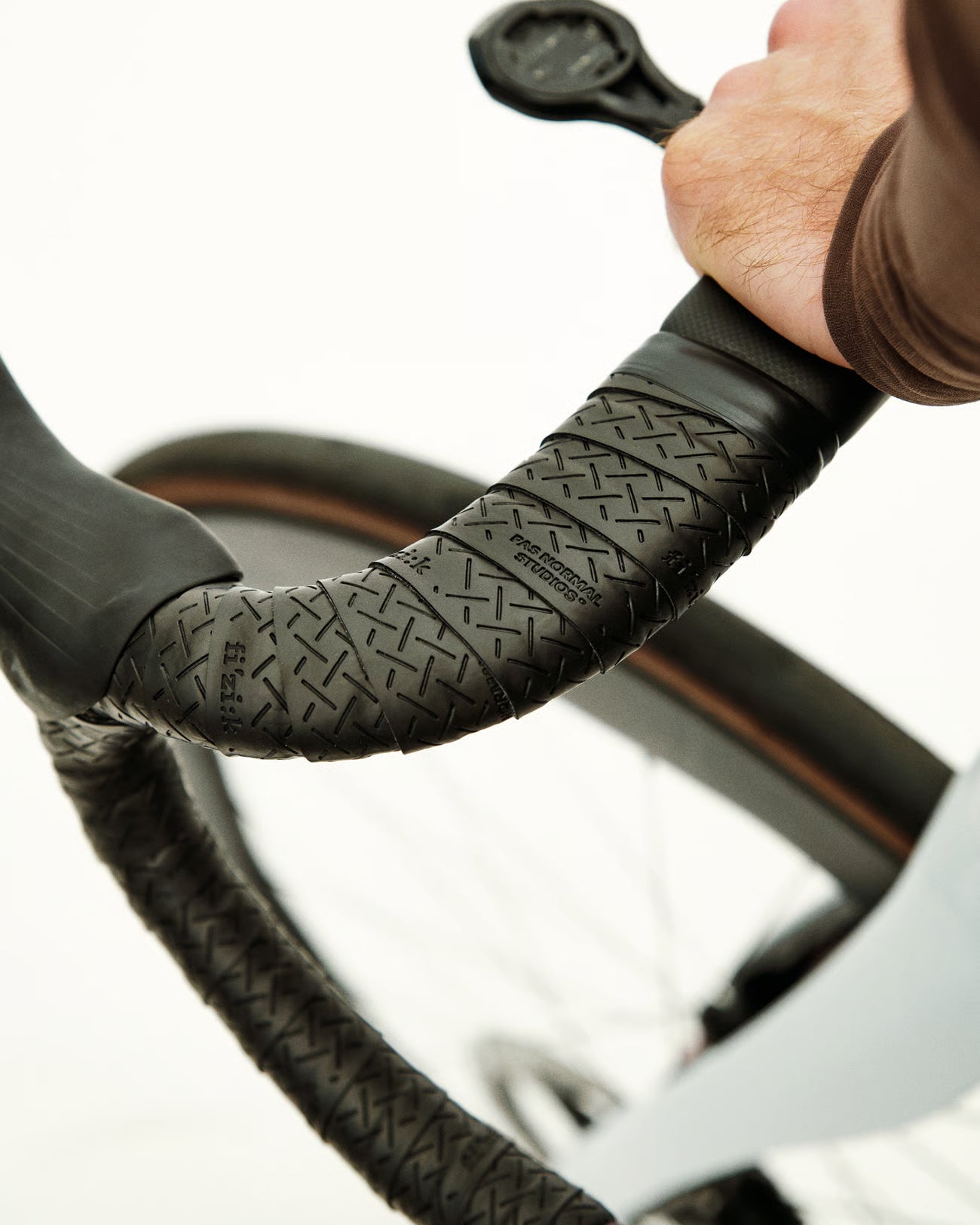 Owijka Pas Normal Studios x Fizik Vento Microtex Tacky 2 mm czarna