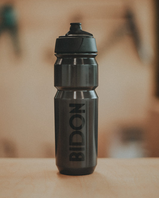 Bidon marki BIDON - black transparent 750ml